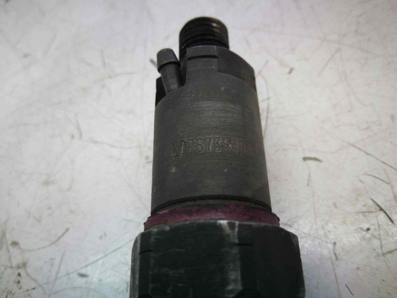 Recambio de inyector para renault clio ii fase i (b/cbo) 1.9 diesel referencia OEM IAM LCR6735404  LUCAS