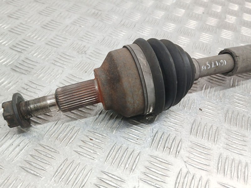 Recambio de transmision delantera izquierda para dodge avenger 2.0 crd referencia OEM IAM P05273531AF  