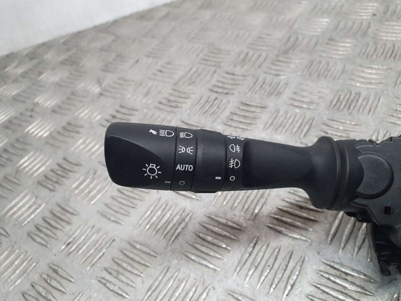 Recambio de mando luces para toyota auris active referencia OEM IAM 0272017F852  