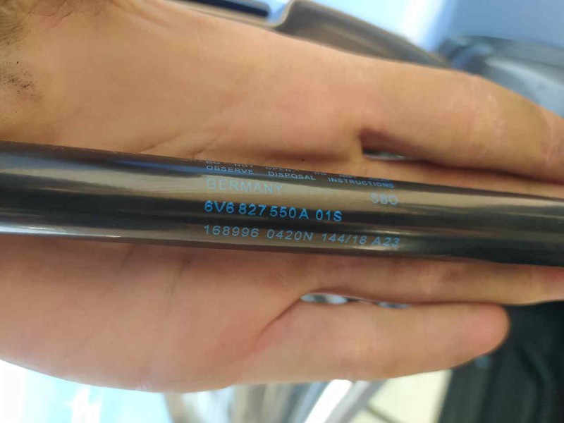 Recambio de amortiguadores maletero / porton para skoda fabia ambition referencia OEM IAM 6V6827550A  