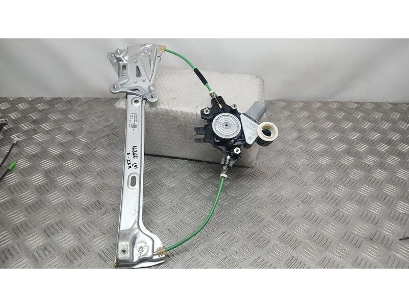 Recambio de elevalunas delantero izquierdo para toyota corolla (e21) hybrid active referencia OEM IAM 6982002801 ELECTRICO 7 PIN