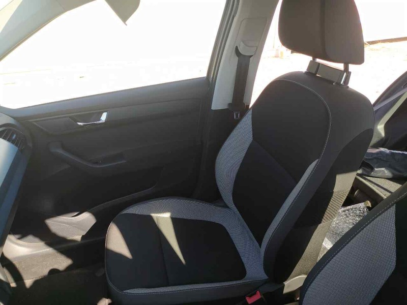 Recambio de asiento delantero derecho para skoda fabia ambition referencia OEM IAM   C/ AIRBAG