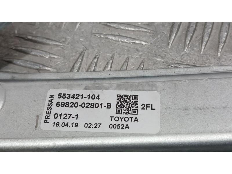 Recambio de elevalunas delantero izquierdo para toyota corolla (e21) hybrid active referencia OEM IAM 6982002801 ELECTRICO 7 PIN