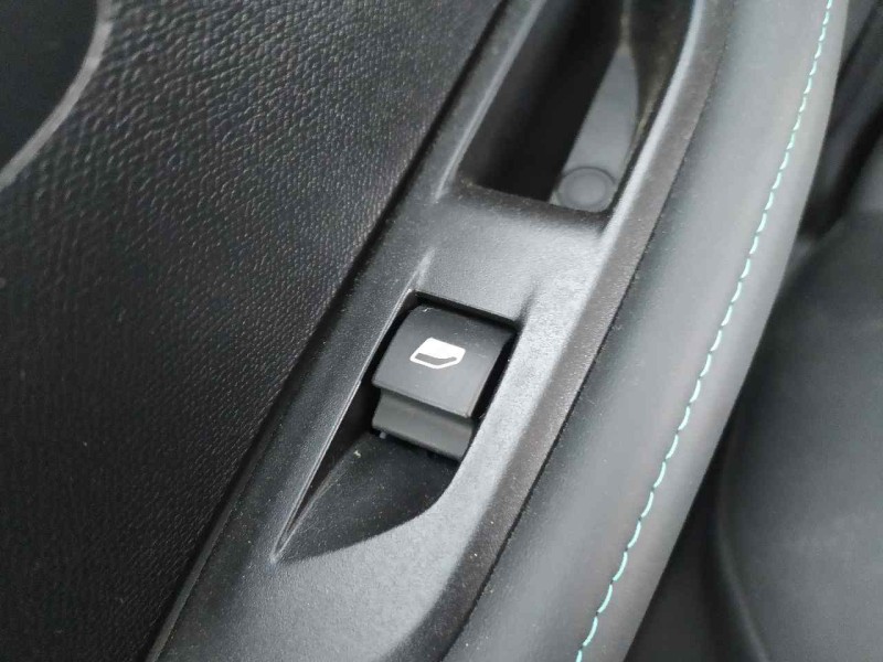 Recambio de mando elevalunas trasero derecho para peugeot 208 (p2) allure referencia OEM IAM 98044803ZD  