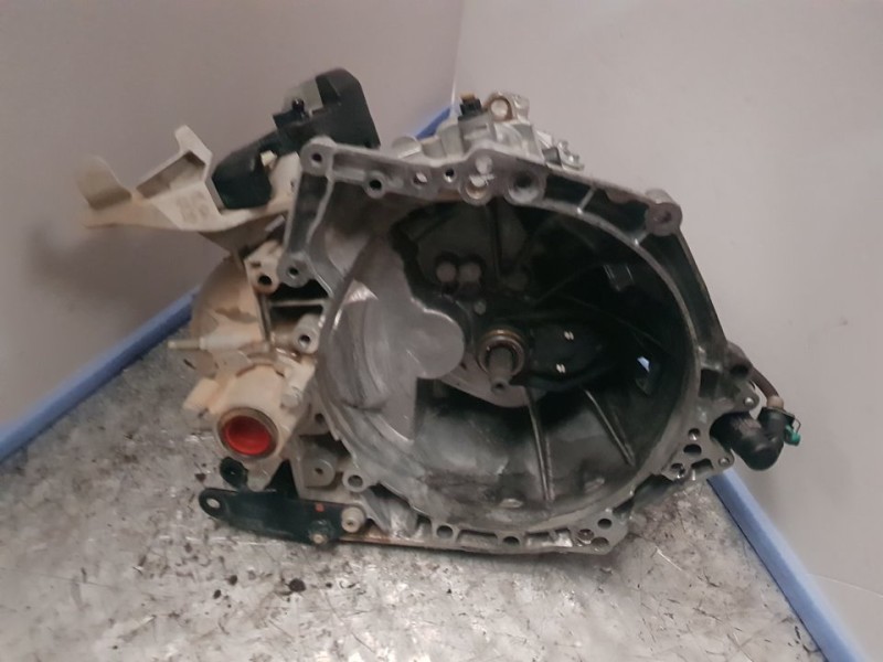 Recambio de caja cambios para peugeot 2008 (p1) allure referencia OEM IAM 20V253 030640 6VELOCIDADES