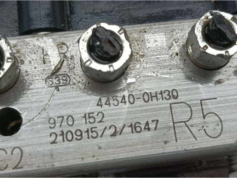 Recambio de abs para toyota aygo kgb40(hb)/kgb40l business referencia OEM IAM 445400H130 9970152 BOSCH