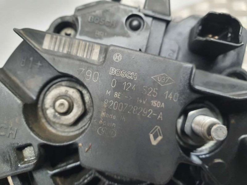Recambio de alternador para nissan qashqai (j10) acenta referencia OEM IAM 8200728292A 0124525140 BOSCH