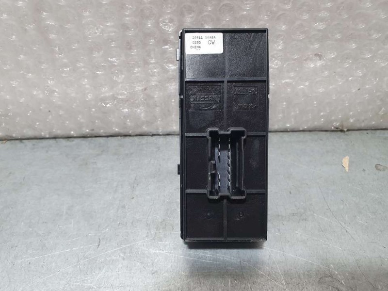 Recambio de mando elevalunas delantero derecho para nissan juke (f15) acenta referencia OEM IAM 254111KA5A  