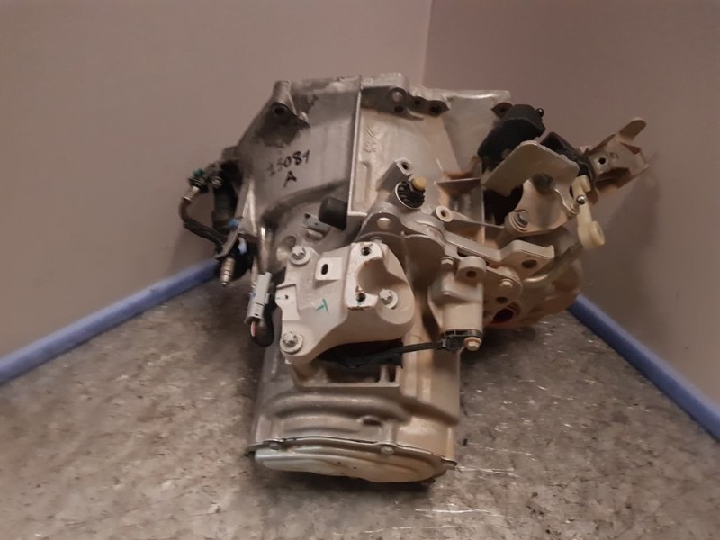 Recambio de caja cambios para peugeot 2008 (p1) allure referencia OEM IAM 20V253 030640 6VELOCIDADES