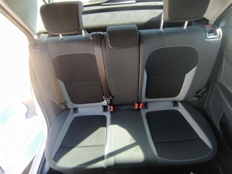 Recambio de asientos traseros para skoda fabia ambition referencia OEM IAM   