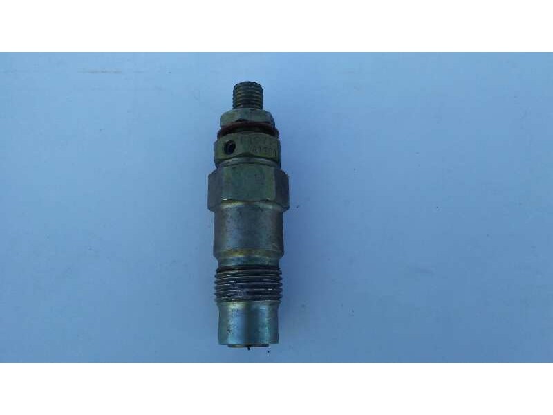 Recambio de inyector para nissan primera berlina (p11) 2.0 turbodiesel cat referencia OEM IAM 71A1361  