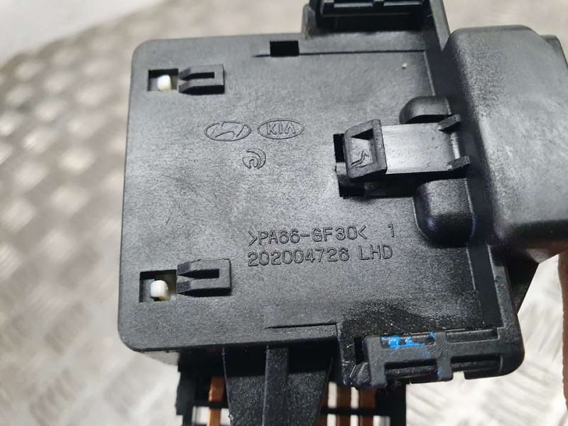 Recambio de mando limpia para kia magentis active referencia OEM IAM 202004726  