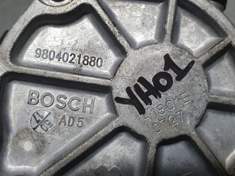 Recambio de depresor freno / bomba vacio para peugeot 3008 1.6 blue-hdi fap referencia OEM IAM 9804021880  BOSCH