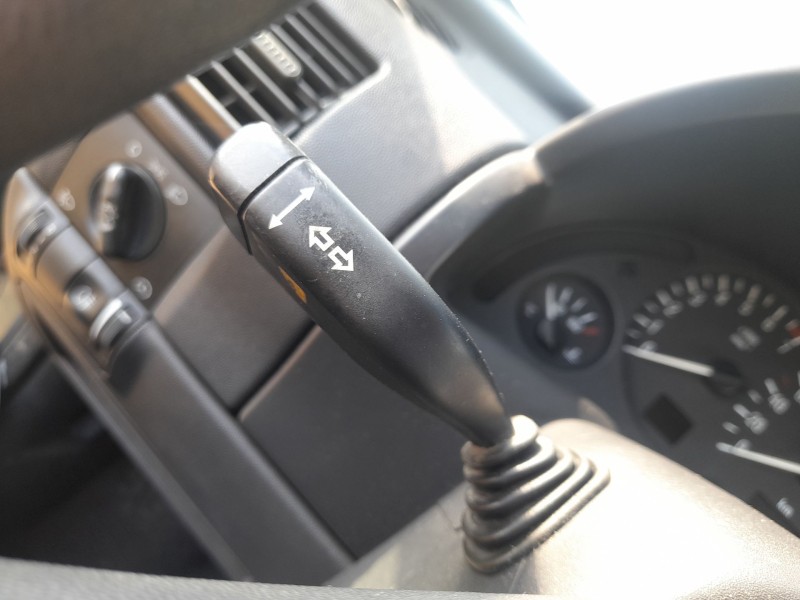 Recambio de mando luces y limpia para opel corsa c (x01) 1.2 (f08, f68) referencia OEM IAM 9185413  9185413 LUCES  9185417 LIMPI