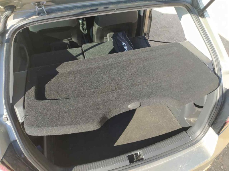 Recambio de bandeja trasera para skoda fabia ambition referencia OEM IAM 6V6867769  