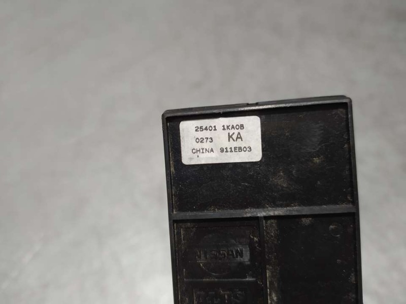 Recambio de mando elevalunas delantero izquierdo para nissan juke (f15) acenta referencia OEM IAM 254011KA0B  