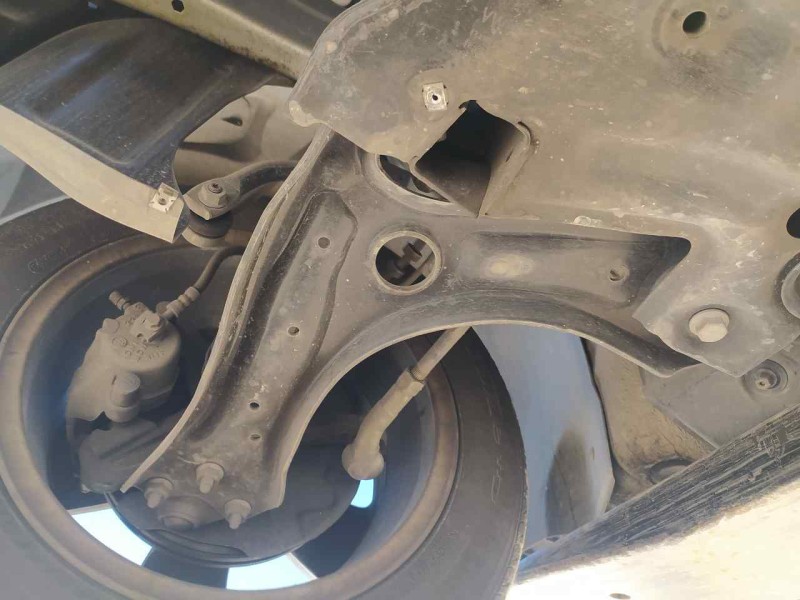 Recambio de brazo suspension inferior delantero derecho para skoda fabia ambition referencia OEM IAM 6R0407152F  