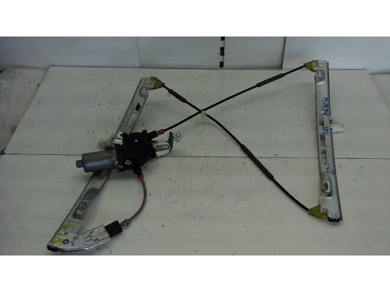 Recambio de elevalunas delantero derecho para peugeot 206 berlina e-music referencia OEM IAM  2 PINS ELECTRICO