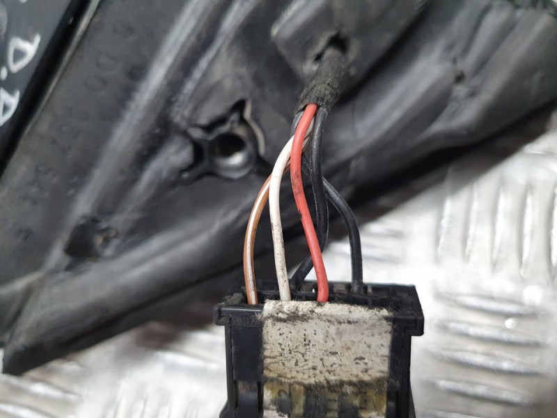 Recambio de retrovisor derecho para audi a4 berlina (b5) 1.9 tdi referencia OEM IAM 8D0857544  ELECTRICO 5 CABLES