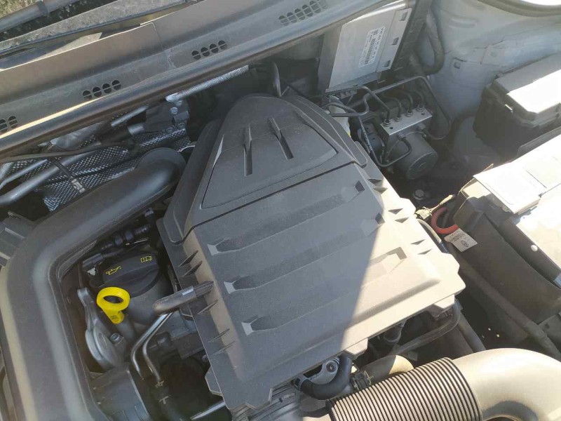 Recambio de carcasa filtro aire para skoda fabia ambition referencia OEM IAM 04C129601N  