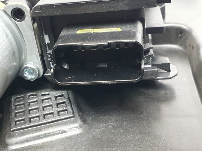 Recambio de elevalunas delantero derecho para kia xceed drive referencia OEM IAM 82480J7060  ELECTRICO 6 PINES