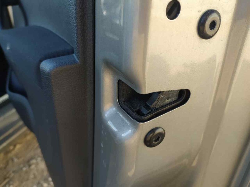 Recambio de cerradura puerta delantera derecha para skoda fabia ambition referencia OEM IAM 5TB837016A  