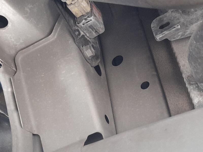 Recambio de refuerzo paragolpes delantero para toyota prius (hw2) 1.5 hybrid (hw20) referencia OEM IAM 5261147030  