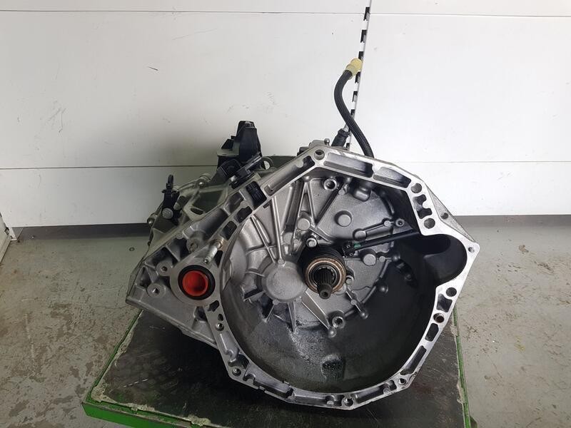 Recambio de caja cambios para renault clio v business edition referencia OEM IAM TL4362 B117330 6 VELOCIDADES