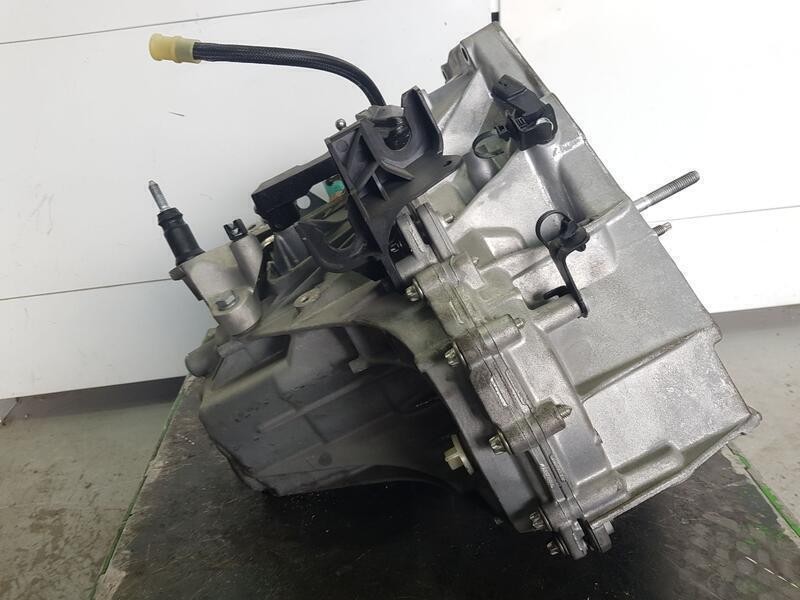 Recambio de caja cambios para renault clio v business edition referencia OEM IAM TL4362 B117330 6 VELOCIDADES