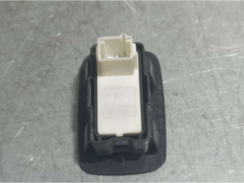 Recambio de mando elevalunas trasero izquierdo para citroën berlingo 100 años m referencia OEM IAM 98044803ZD  PUERTA CORREDERA