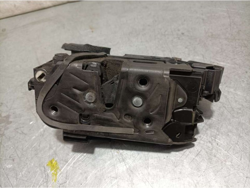 Recambio de cerradura puerta trasera izquierda para skoda fabia active referencia OEM IAM 5TA939015E  ELECTRICA