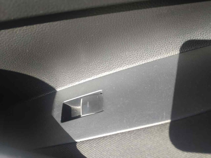 Recambio de mando elevalunas delantero derecho para toyota corolla (e21) hybrid active referencia OEM IAM 8481002240  