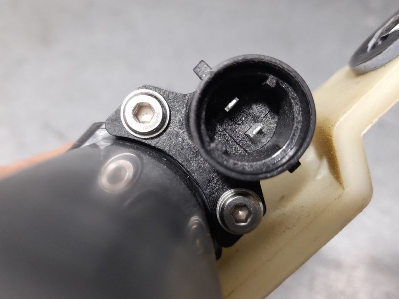 Recambio de elevalunas delantero derecho para renault master kasten l2h2 hka 3,5t doble cabina referencia OEM IAM SIN REF  ELECT