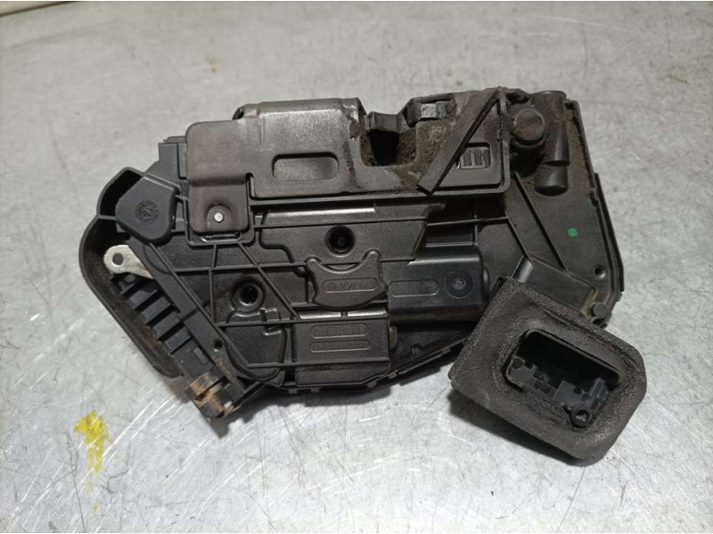 Recambio de cerradura puerta trasera izquierda para skoda fabia active referencia OEM IAM 5TA939015E  ELECTRICA