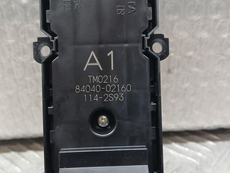 Recambio de mando elevalunas delantero izquierdo para toyota corolla (e21) hybrid active referencia OEM IAM 8404002160  1142S93