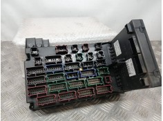 CAJA RELES / FUSIBLES 1835457032 05371056