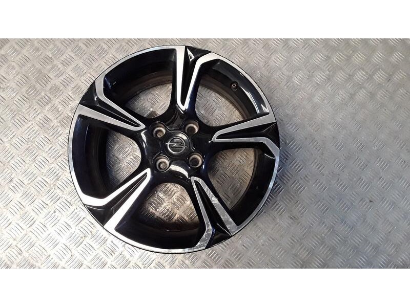Recambio de llanta aluminio para opel corsa f (p2jo) 1.2 (68) referencia OEM IAM 7X17 4 TORN ET38 ALUMINIO ROZADA