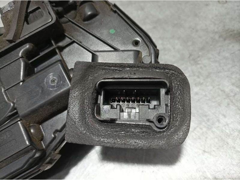 Recambio de cerradura puerta trasera izquierda para skoda fabia active referencia OEM IAM 5TA939015E  ELECTRICA