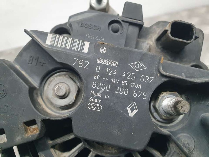 Recambio de alternador para renault clio iii rip curl referencia OEM IAM 8200390675 0124425037 BOSCH