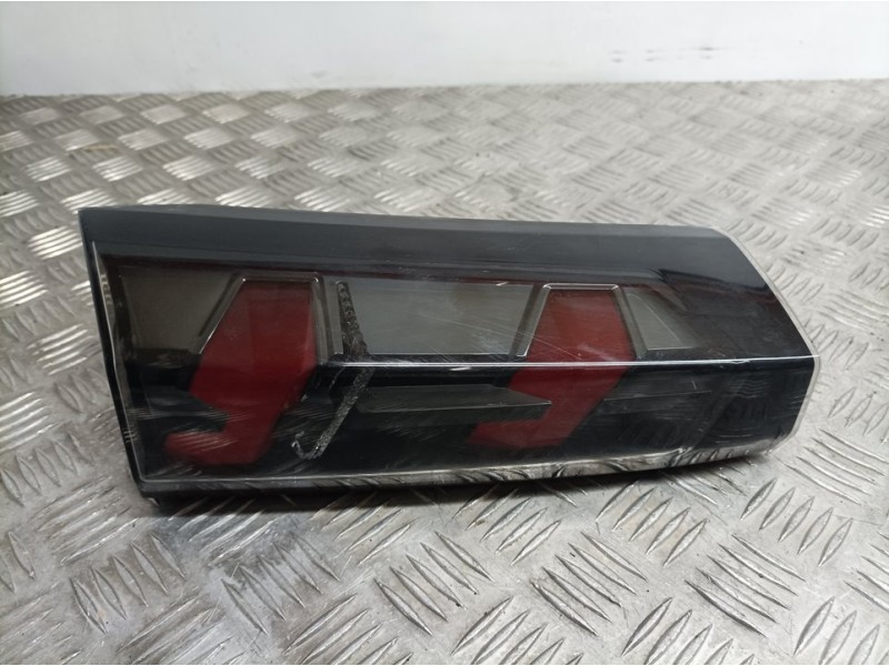 Recambio de piloto trasero izquierdo para peugeot 2008 (p1) allure referencia OEM IAM 9825957580  INTERIOR LED