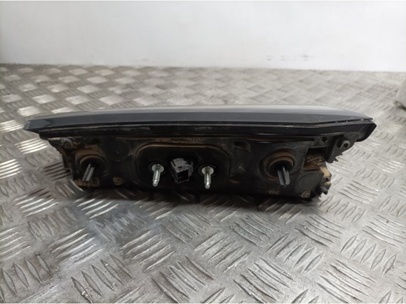 Recambio de piloto trasero izquierdo para peugeot 2008 (p1) allure referencia OEM IAM 9825957580  INTERIOR LED