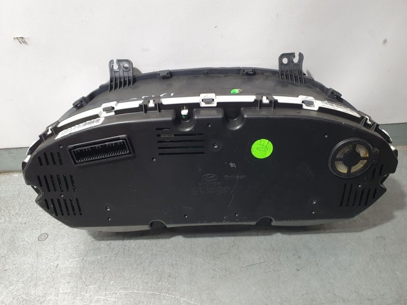 Recambio de cuadro instrumentos para hyundai i20 tecno referencia OEM IAM 94003C8012 A2C1210790001 CONTINENTAL