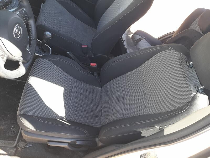 Recambio de asiento delantero izquierdo para toyota yaris (_p13_) 1.5 hybrid (nhp130_) referencia OEM IAM   
