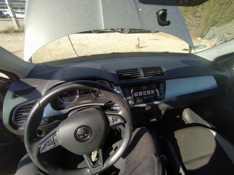 Recambio de kit airbag para skoda fabia ambition referencia OEM IAM 6V0880201R  C/ SALPICADERO Y PRETENSORES