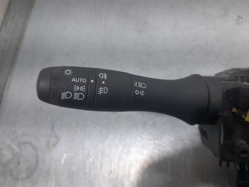 Recambio de mando luces y limpia para renault clio v business edition referencia OEM IAM 255678479R  