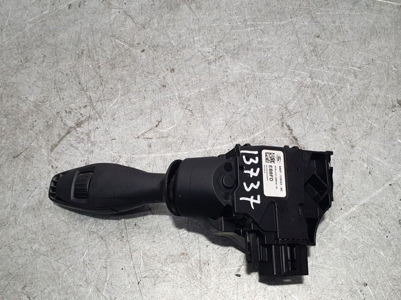 Recambio de mando limpia para ford fiesta (cb1) trend referencia OEM IAM 8A6T17A553AC  