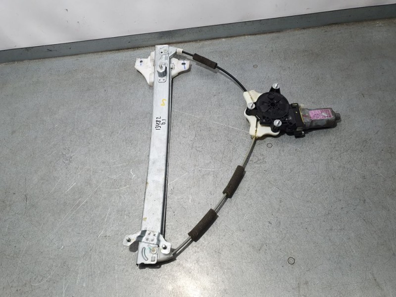 Recambio de elevalunas delantero izquierdo para hyundai i20 tecno referencia OEM IAM 82450C7000 F00S1W2085 BOSCH ELECTRICO 2 PIN