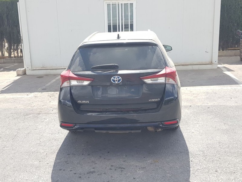 toyota auris touring sports (e18) del año 2018