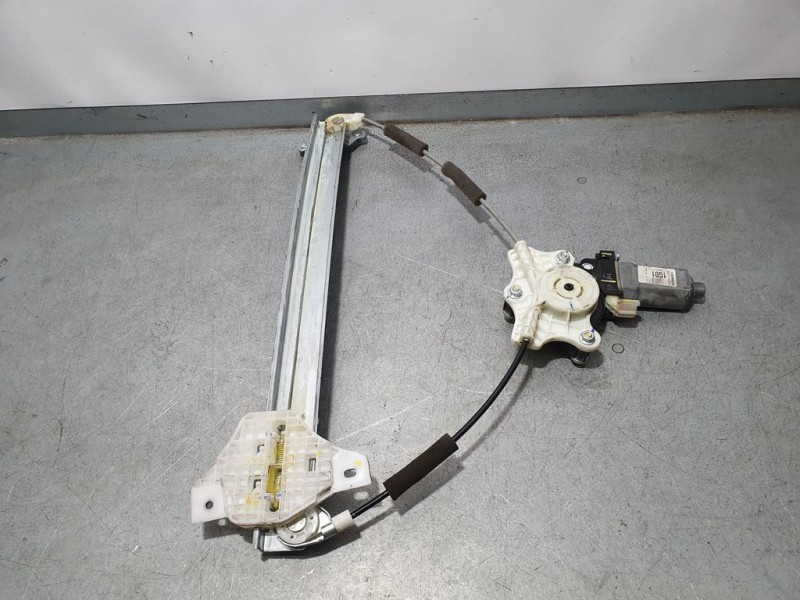 Recambio de elevalunas delantero izquierdo para hyundai i20 tecno referencia OEM IAM 82450C7000 F00S1W2085 BOSCH ELECTRICO 2 PIN