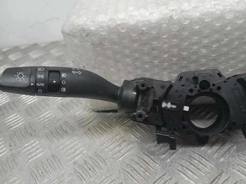 Recambio de mando luces y limpia para kia stonic (ybcuv) tech referencia OEM IAM 93403D4952  